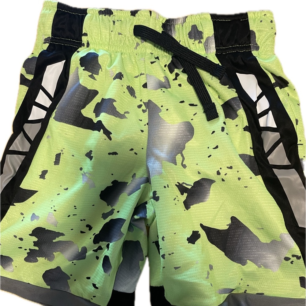 Russel shorts kids M
